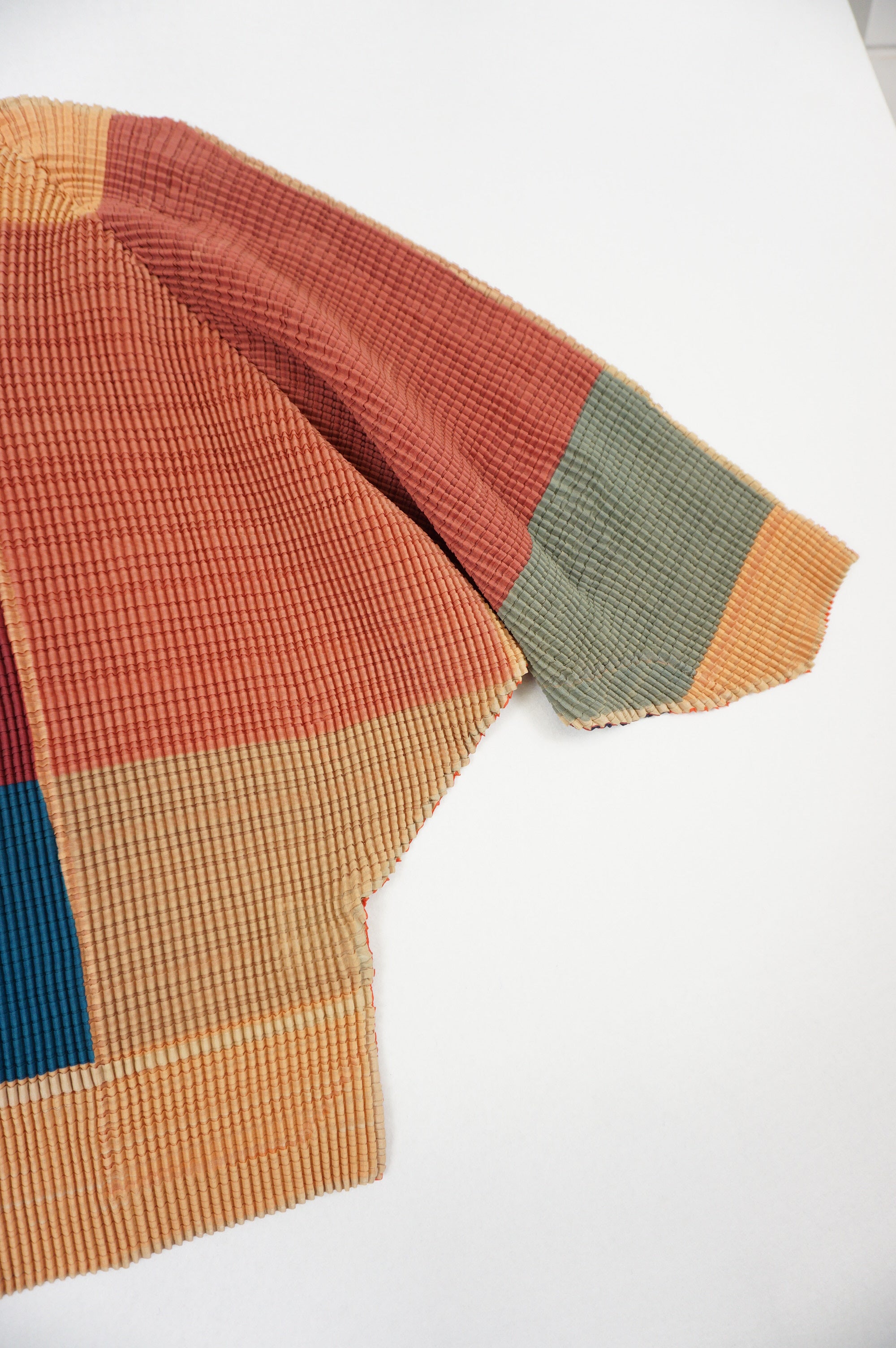 (M/L) ISSEY MIYAKE Reversible Pleated Haori