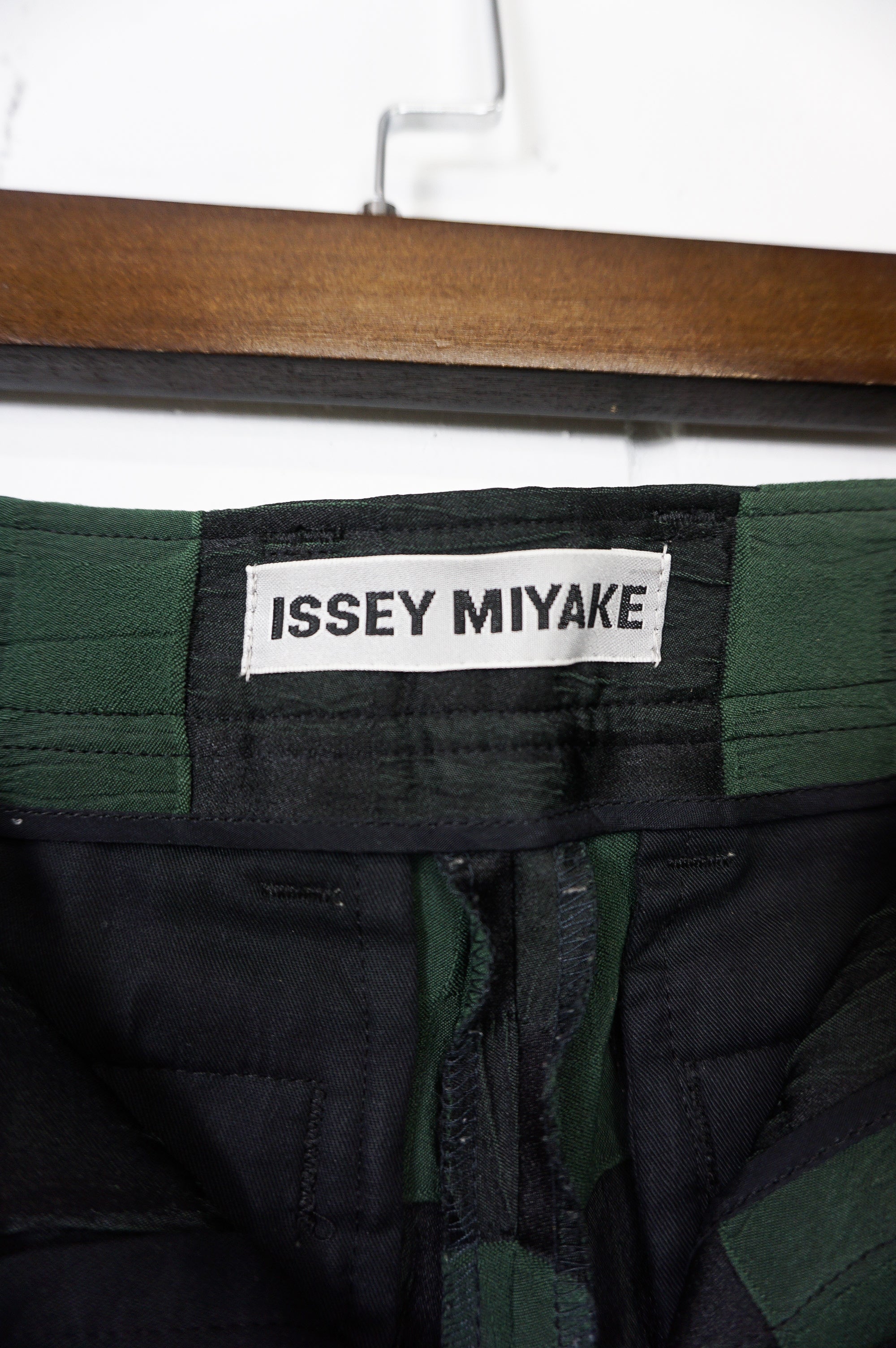 (32") ISSEY MIYAKE AW13 Textured Panel Trousers