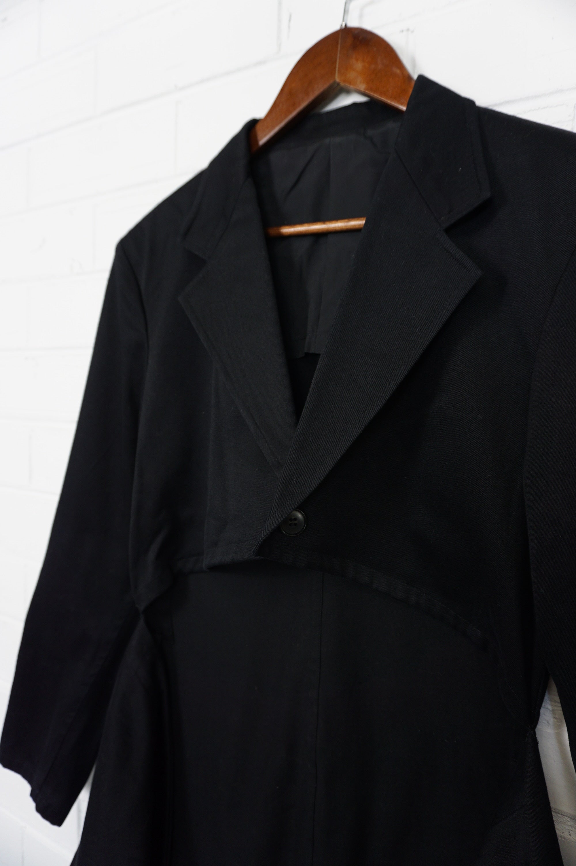 (M) Y’s Yohji Yamamoto 2006 Structured Black Peplum Jacket