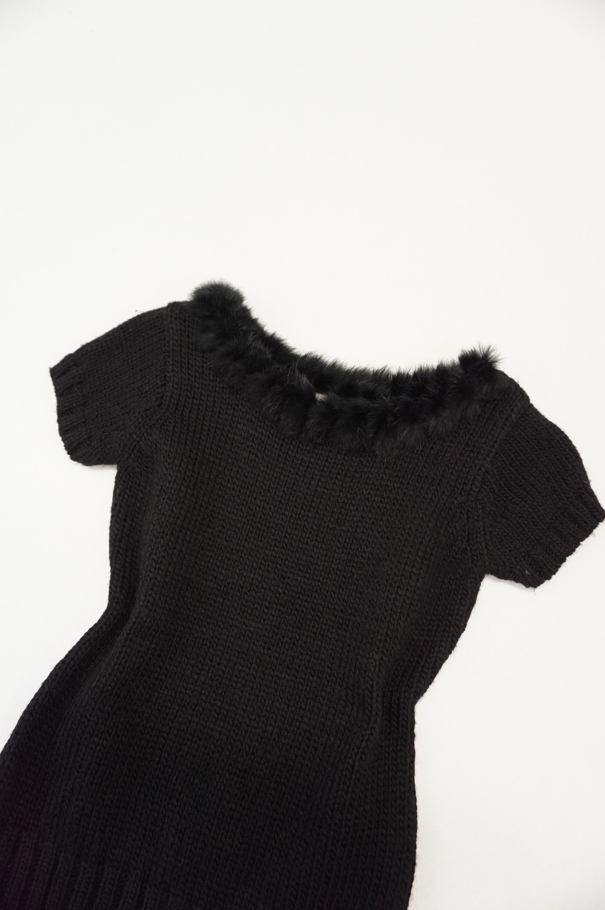 (S) RIZU Black Fur Neckline Wool Sweater