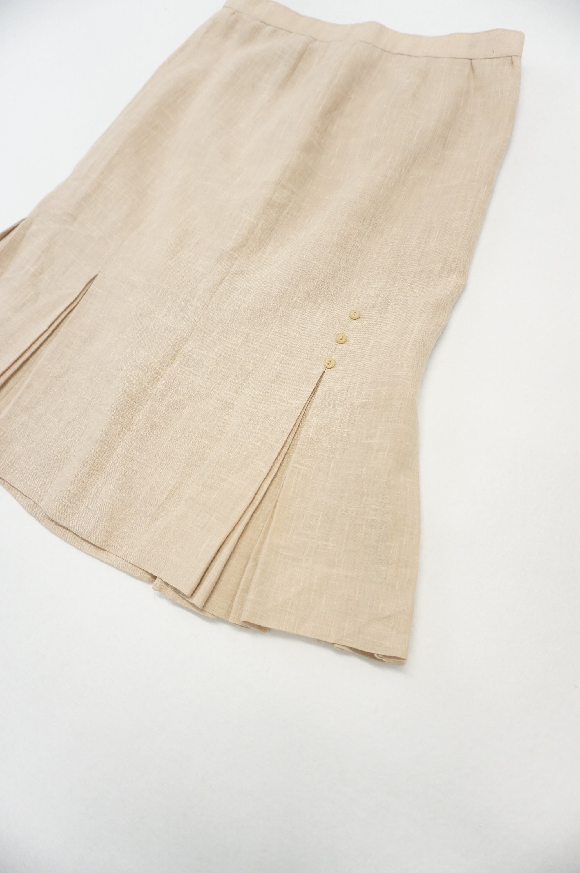 (29") Beige Linen Button Details Pleated Hem Skirt