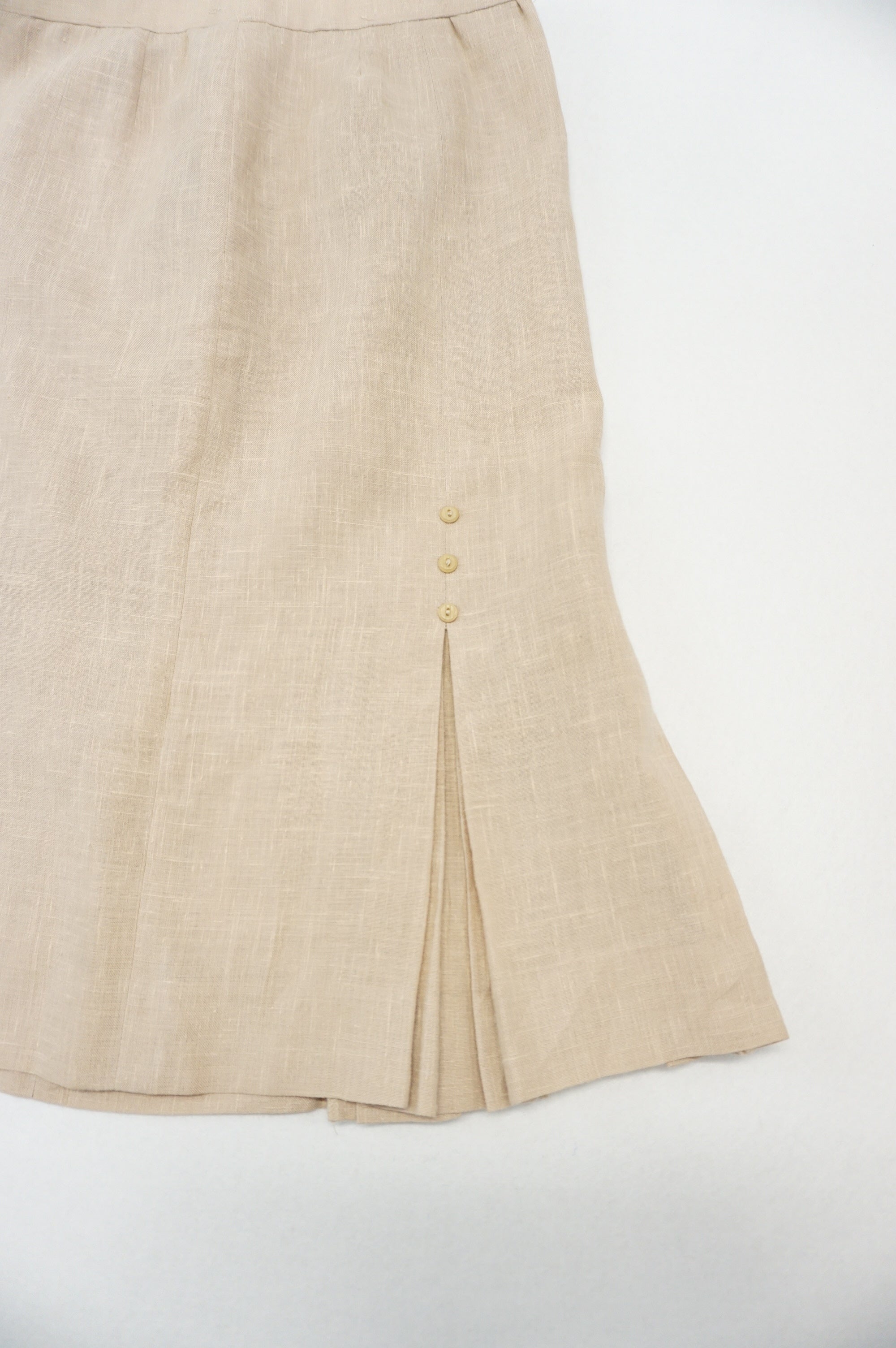 (29") Beige Linen Button Details Pleated Hem Skirt