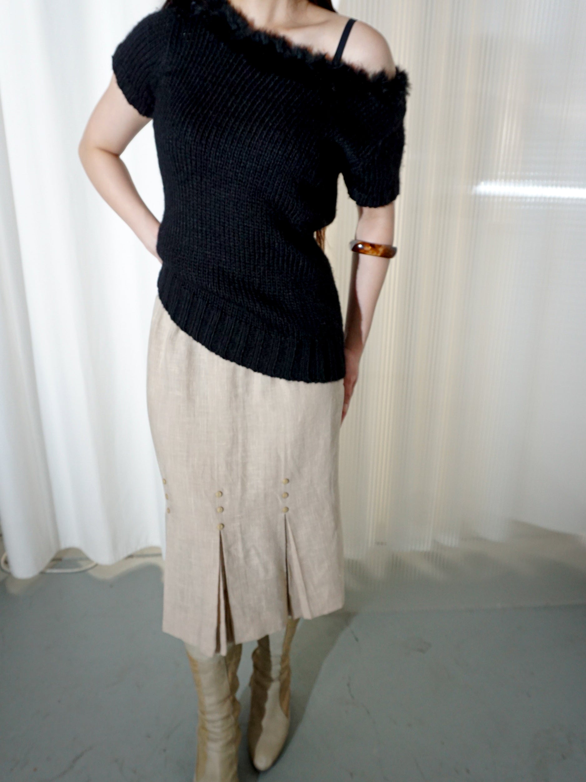 (S) RIZU Black Fur Neckline Wool Sweater