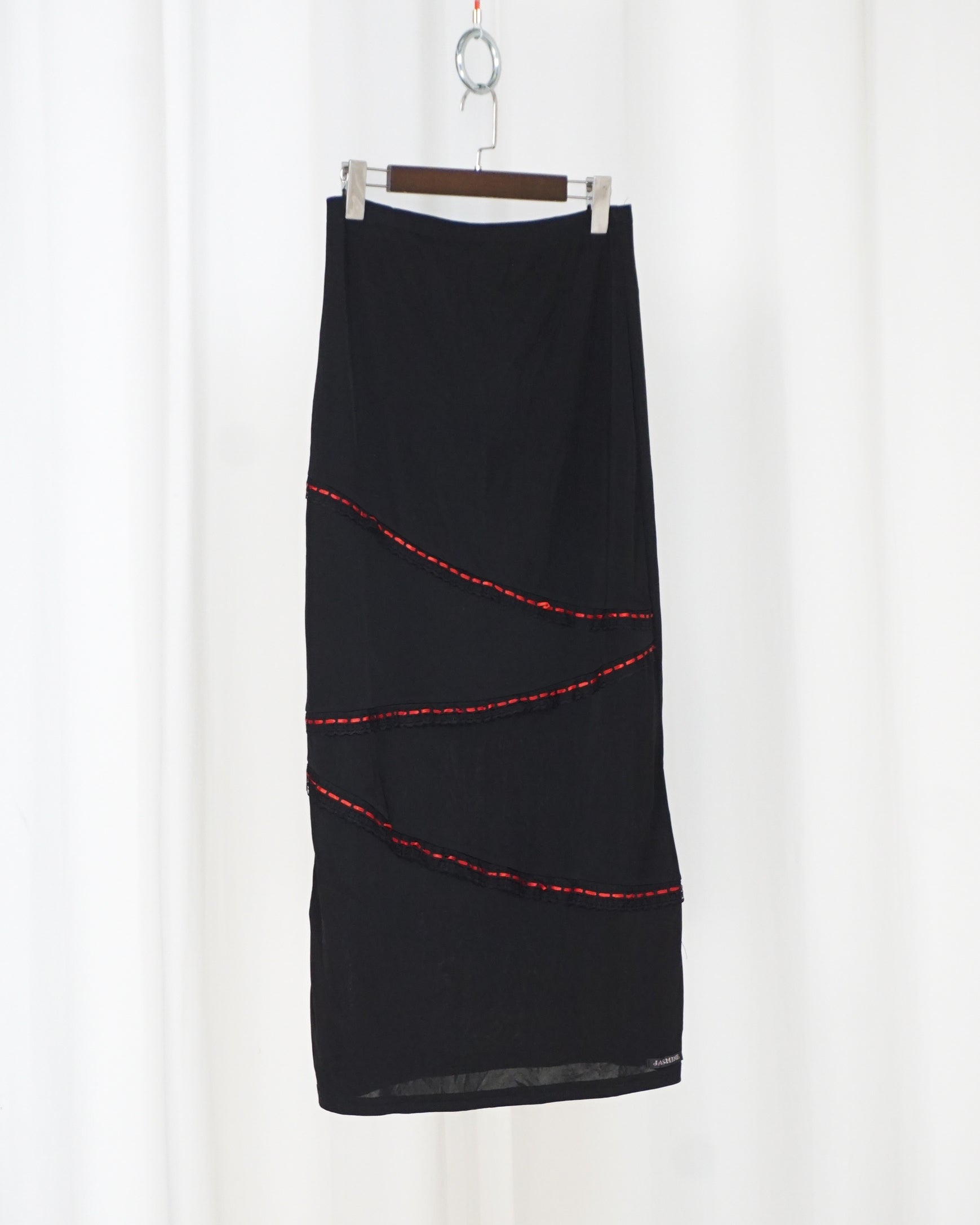 JASMINE Black w/ Red Stitches Details Skirt