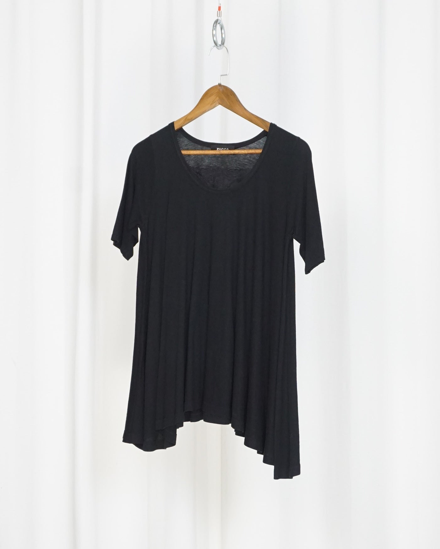 ZUCCA Batwing Hem Short Sleeve Shirt
