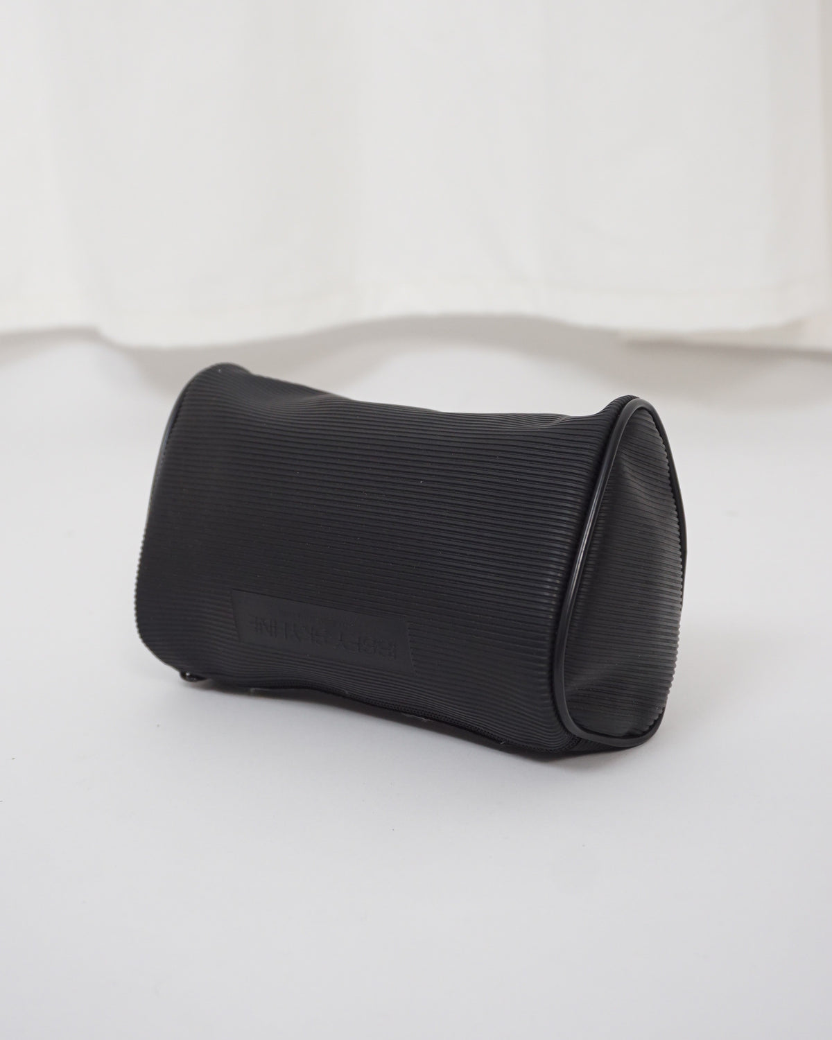 ISSEY SKYLINE Molded Synthetic Pouch c.90s