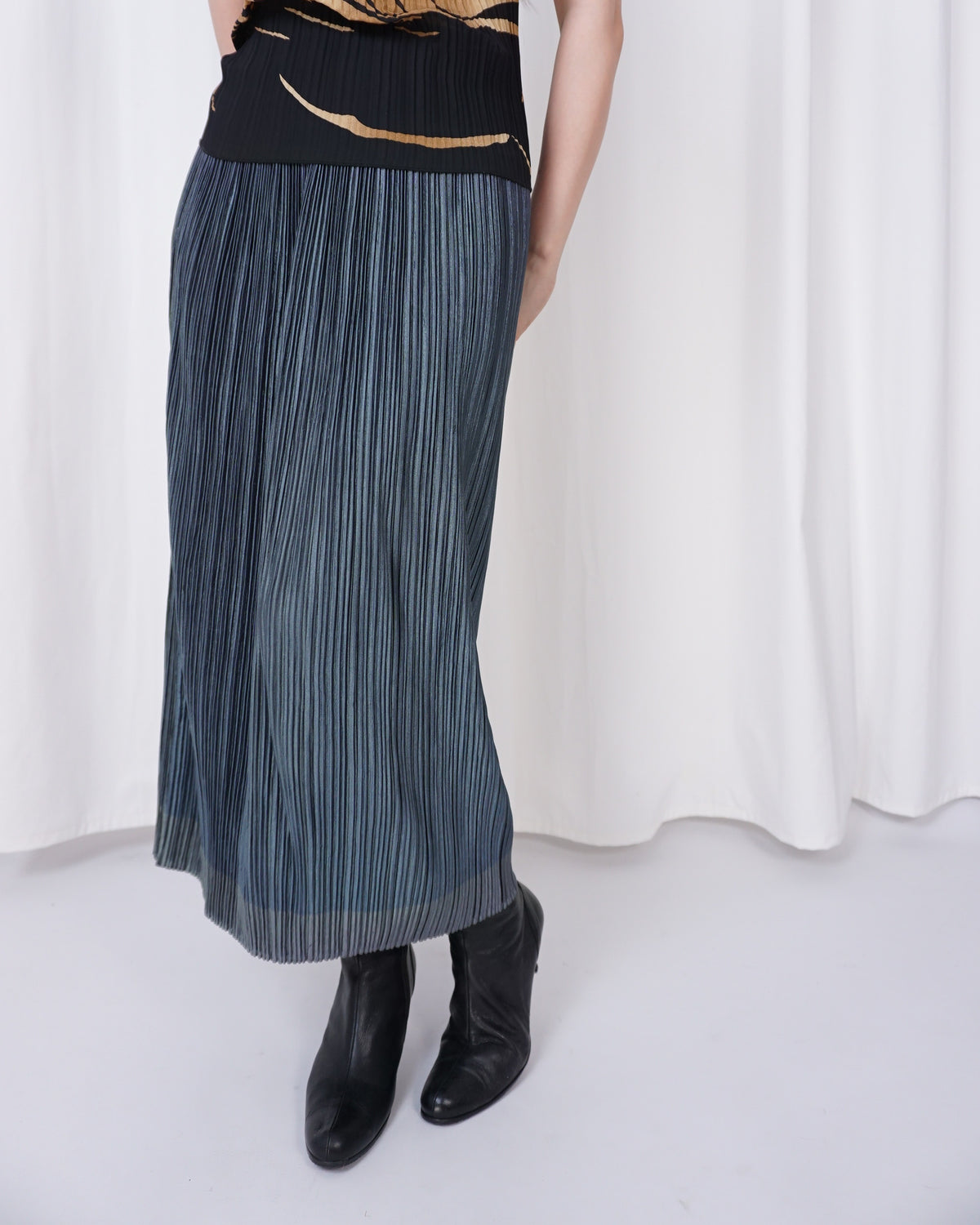 PLEATS PLEASE Green Maxi Skirt - alternate view
