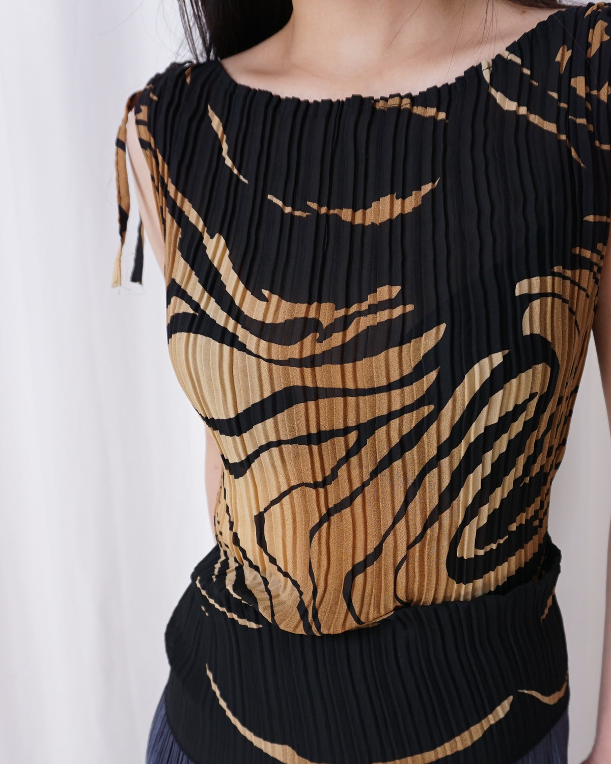 Pleated Tied Shoulder Abstract Print Top
