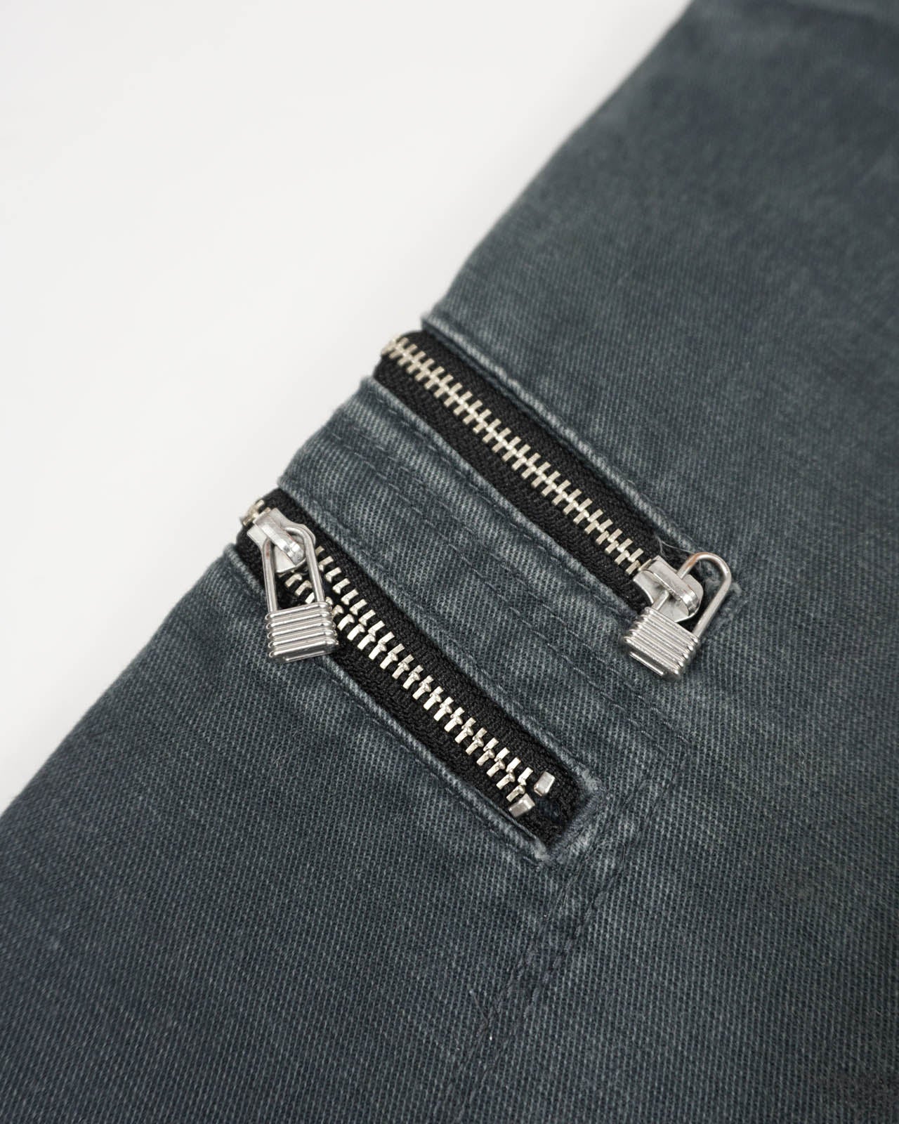 (30") THE TOUGH Washed Black Cargo Pants