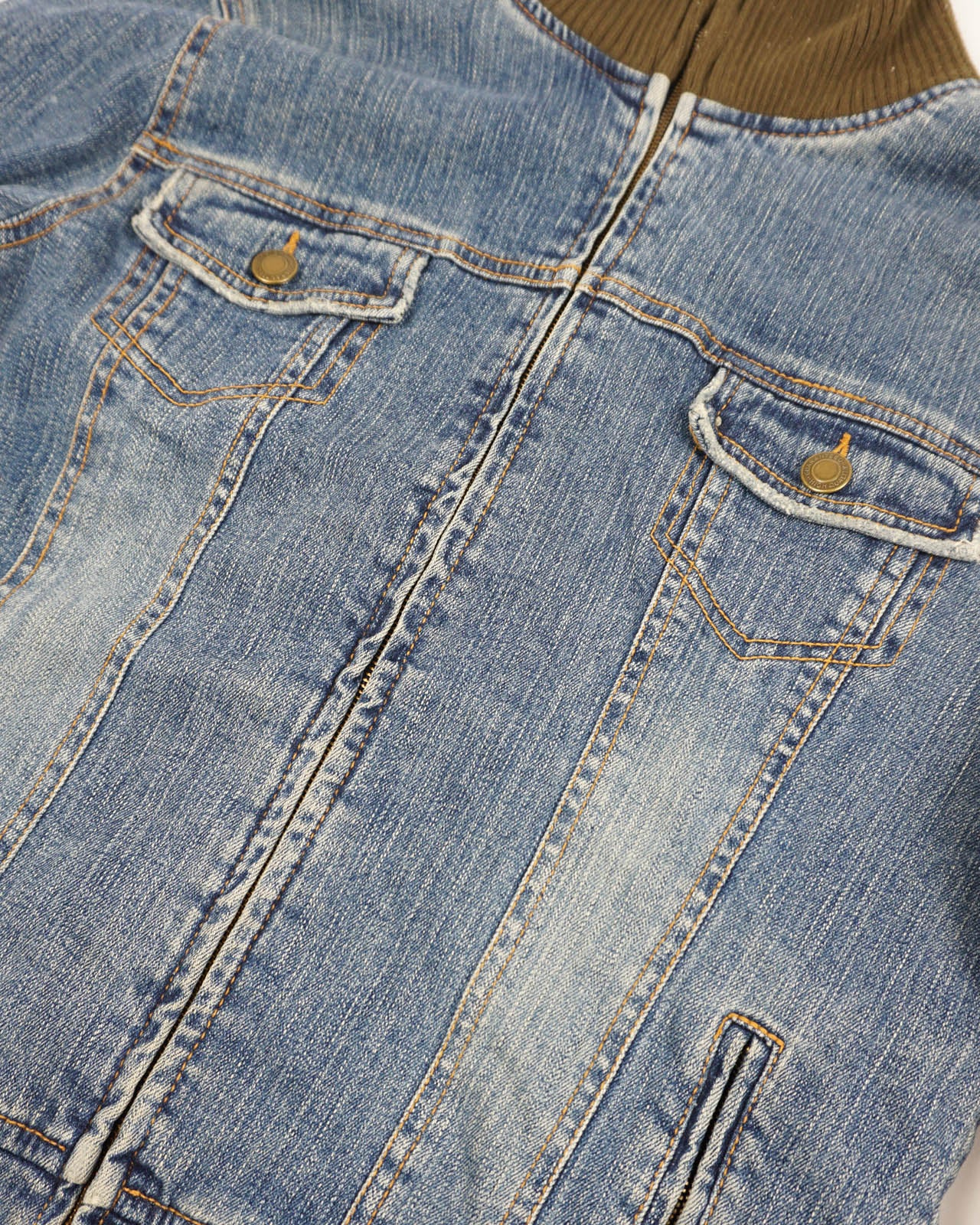 (M) High Neck Zipped Denim Jacket w/ Ribbed Knit Details